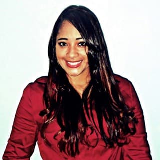 Monique Silveira Edificações e Design de Interiores