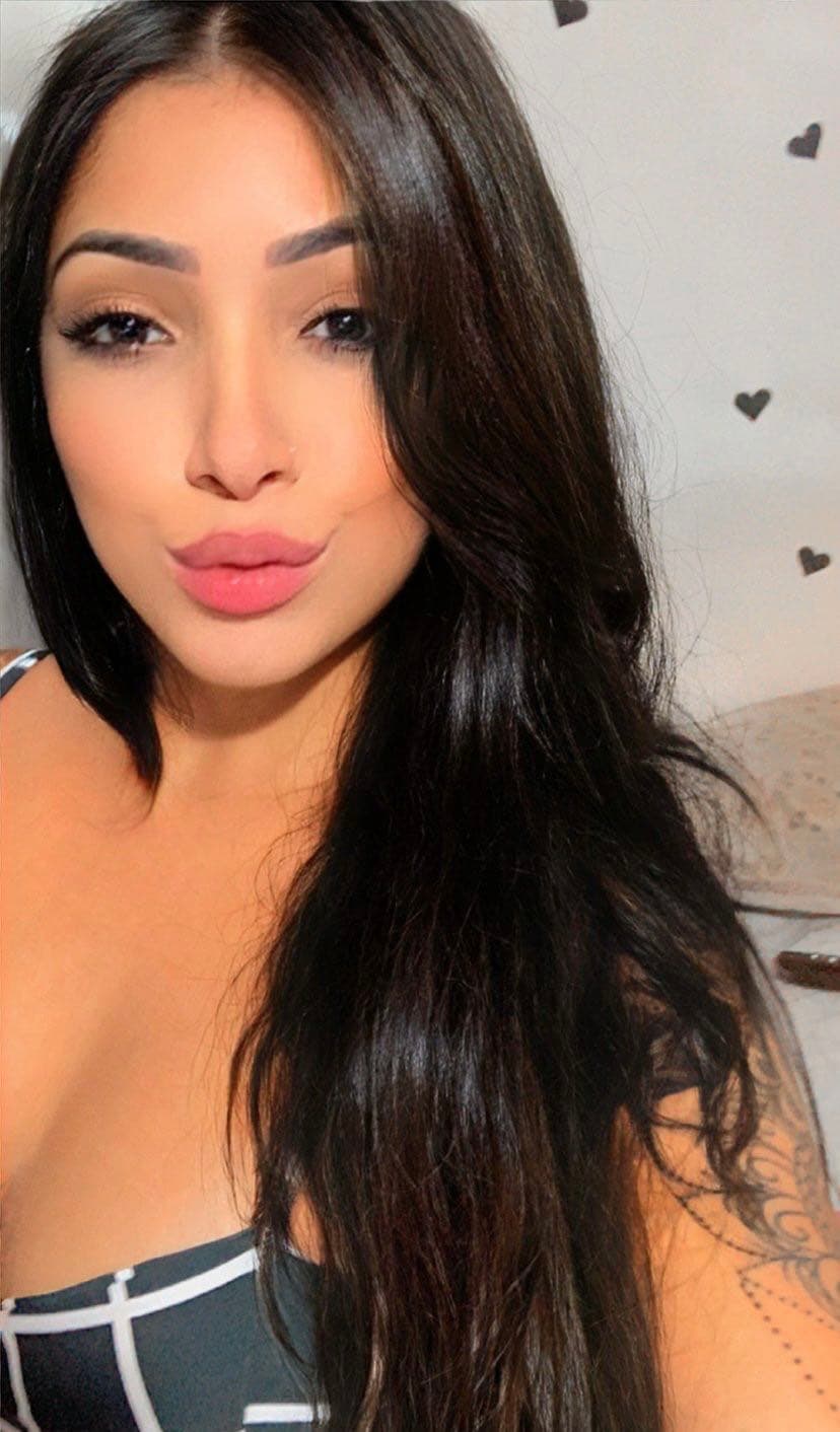 Carine dos Santos Leão